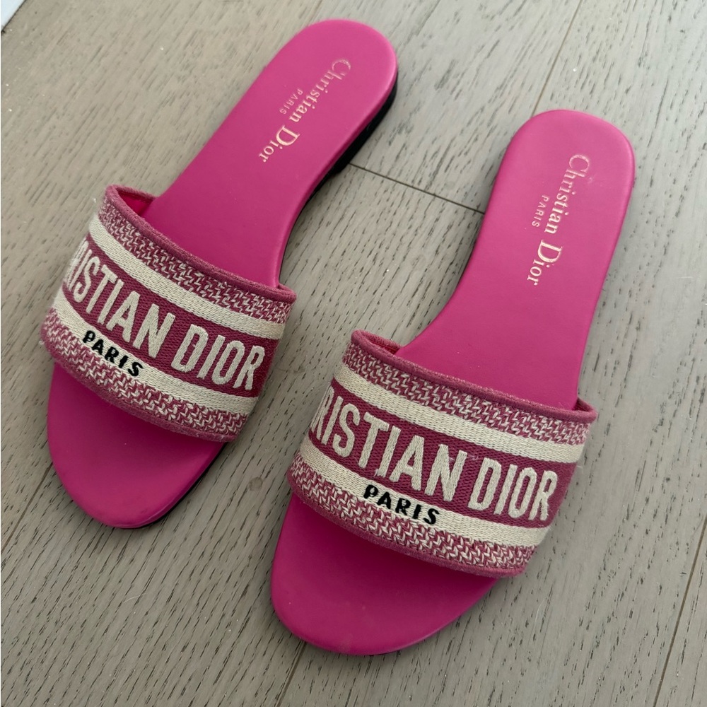 Christian Dior Pink Dway Slides